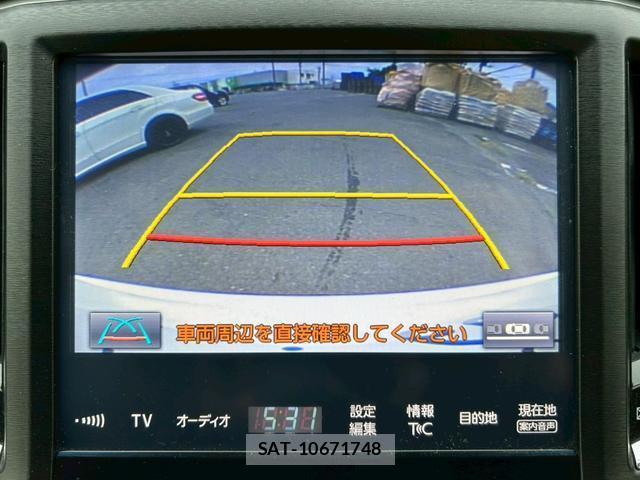 Toyota CROWN 2015-12 8284036-11