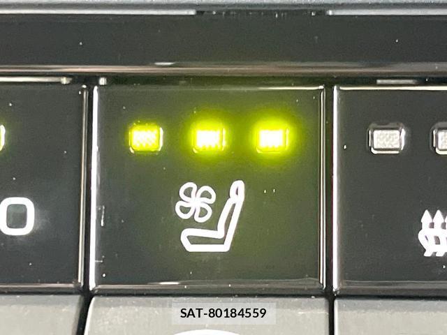 Toyota CROWN 2024-10 8284459-4
