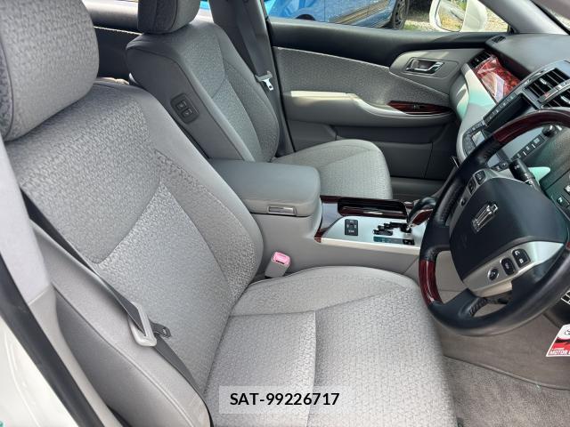 Toyota CROWN 2011-03 8284728-5