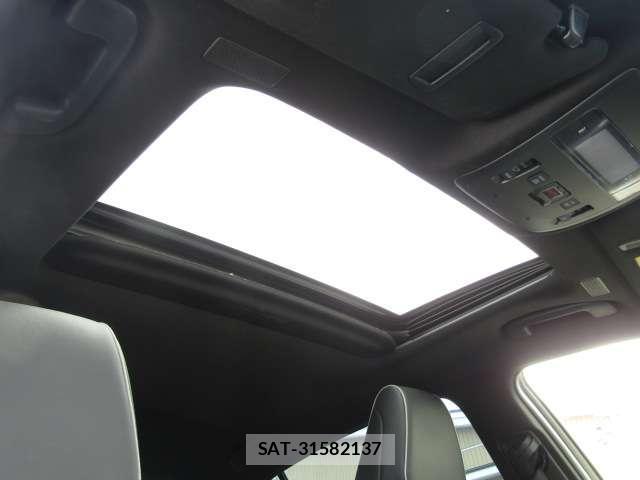 Toyota CROWN 2019-02 8285420-3