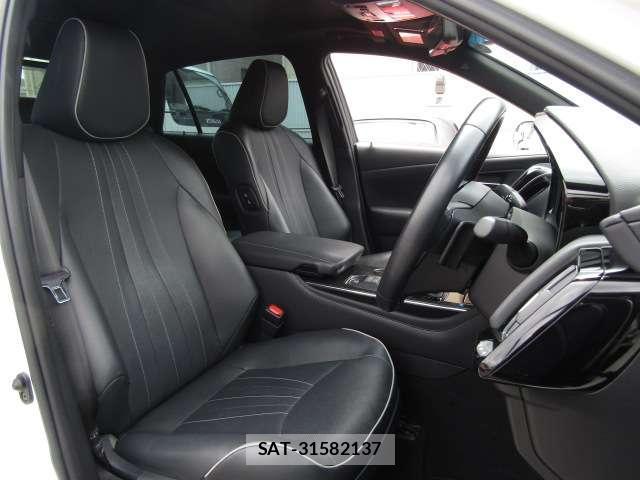 Toyota CROWN 2019-02 8285420-5