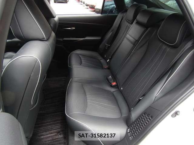Toyota CROWN 2019-02 8285420-6