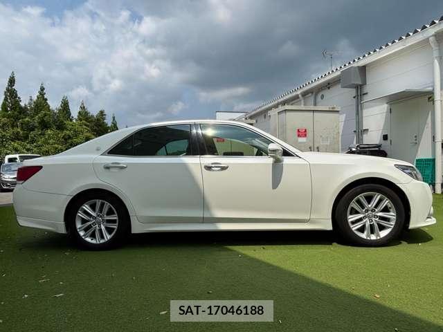 Toyota CROWN 2013-04 8285485-15
