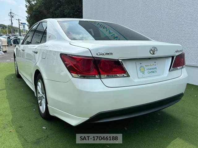Toyota CROWN 2013-04 8285485-3