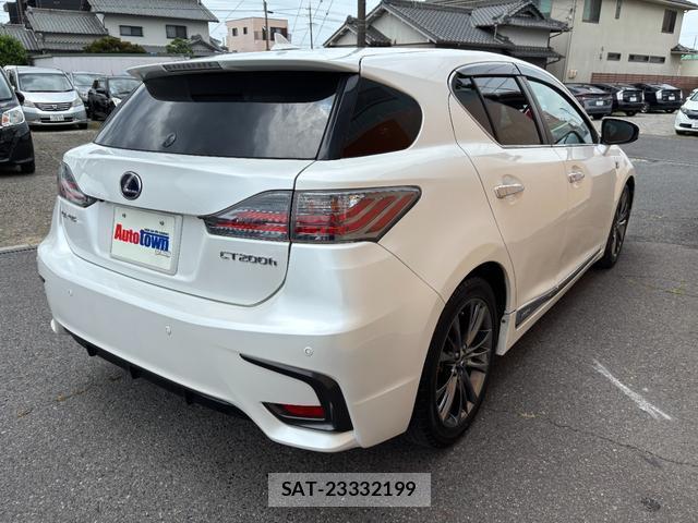 Lexus CT 2012-03 8276811-1