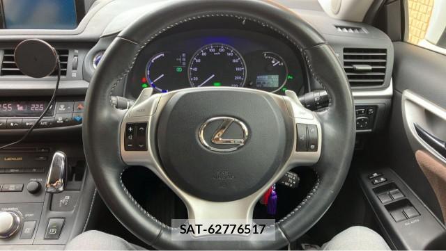 Lexus CT 2011-09 8281437-16