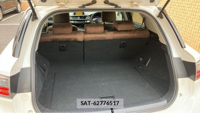 Lexus CT 2011-09 8281437-17