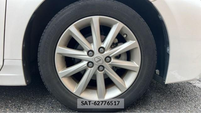 Lexus CT 2011-09 8281437-8