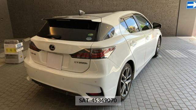 Lexus CT 2015-08 8281619-13