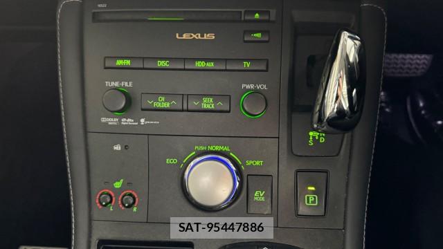 Lexus CT 2011-11 8282030-14