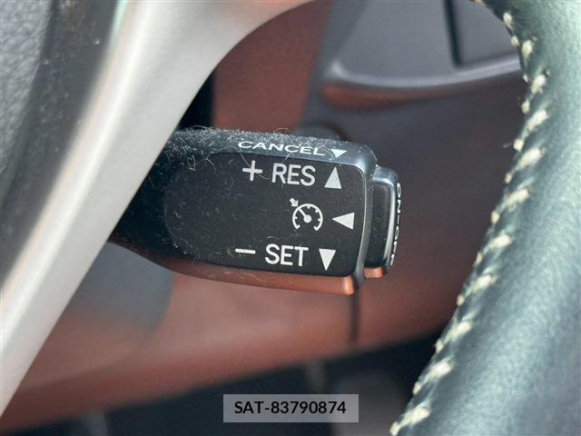Lexus CT 2011-08 8284445-10