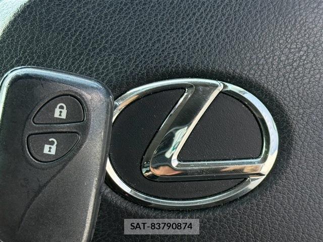 Lexus CT 2011-08 8284445-13