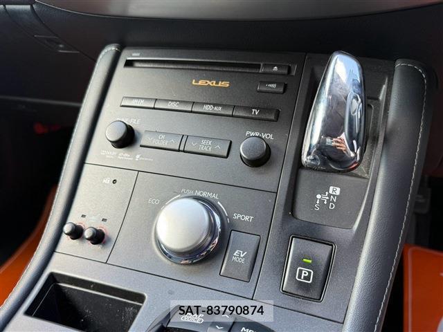 Lexus CT 2011-08 8284445-14