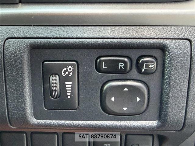 Lexus CT 2011-08 8284445-16