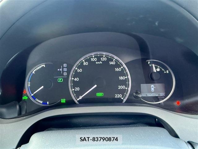 Lexus CT 2011-08 8284445-6