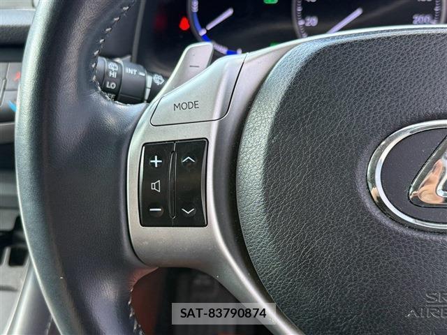 Lexus CT 2011-08 8284445-8