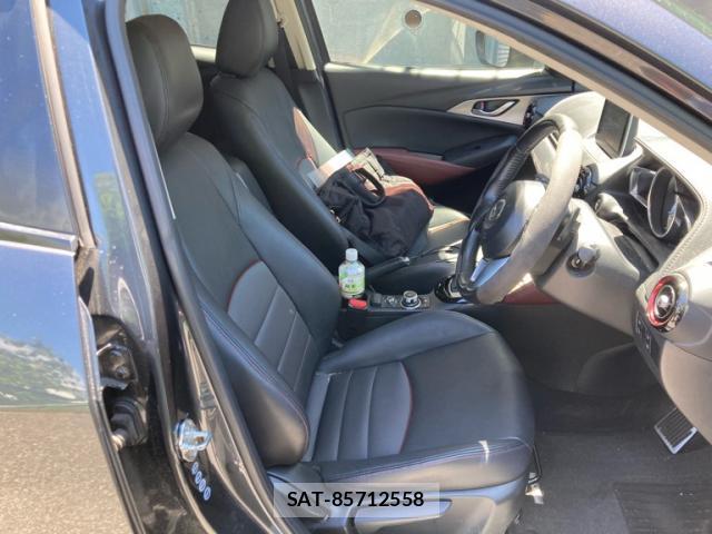 Mazda CX-3 2015-08 8279721-10