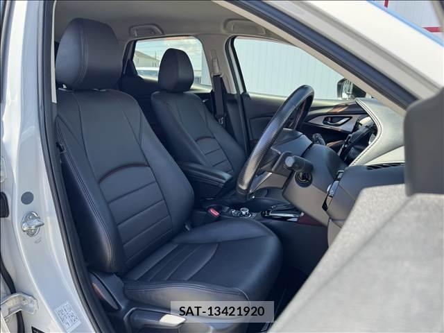 Mazda CX-3 2015-07 8280384-7