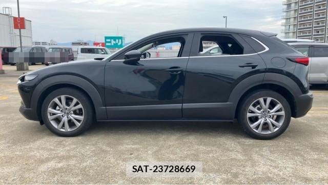 Mazda CX-30 2022-01 8281153-10