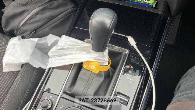 Mazda CX-30 2022-01 8281153-14