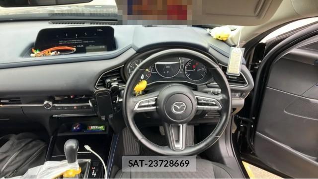 Mazda CX-30 2022-01 8281153-16