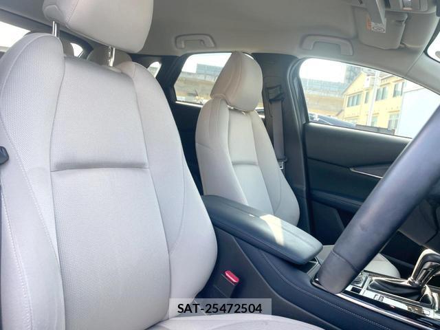 Mazda CX-30 2020-10 8282707-7