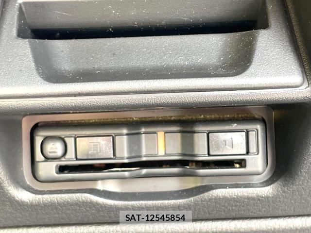 Mazda CX-30 2023-09 8282711-4