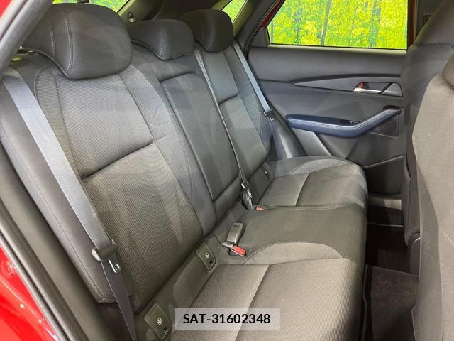 Mazda CX-30 2021-09 8284918-8