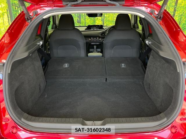 Mazda CX-30 2021-09 8284918-9