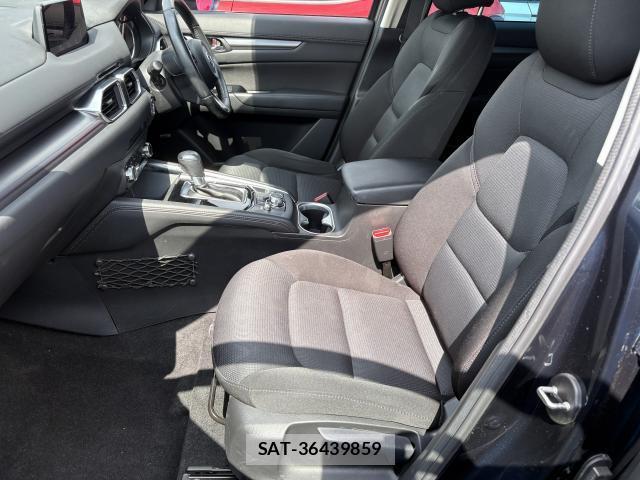 Mazda CX-5 2017-08 8277049-5
