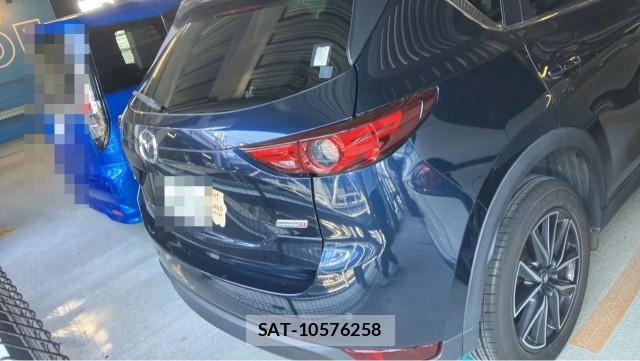 Mazda CX-5 2017-03 8281031-1