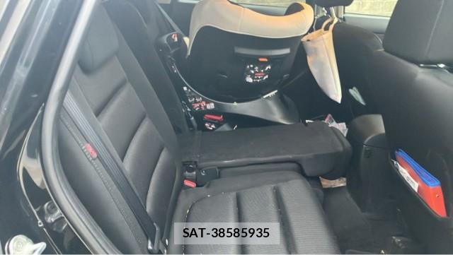 Mazda CX-5 2013-07 8281048-6