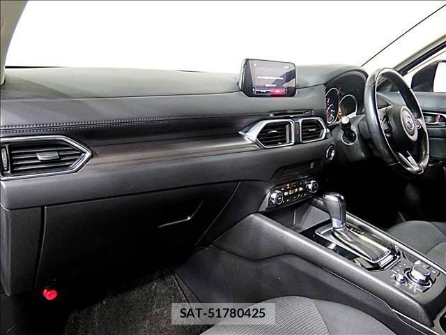 Mazda CX-5 2018-03 8281234-12