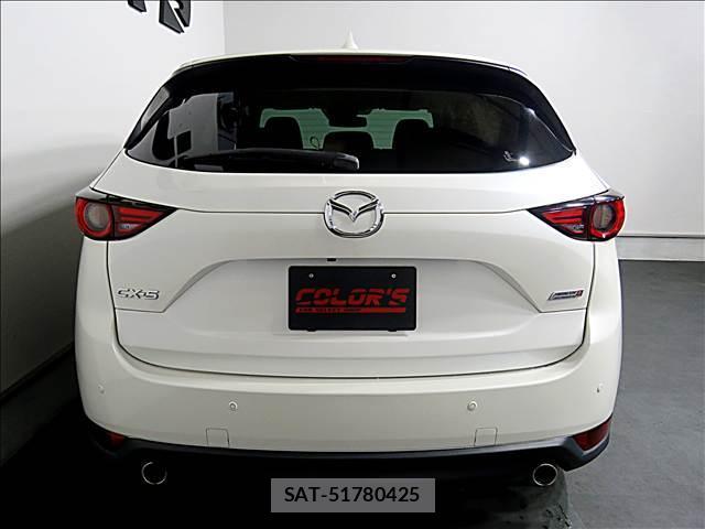 Mazda CX-5 2018-03 8281234-5