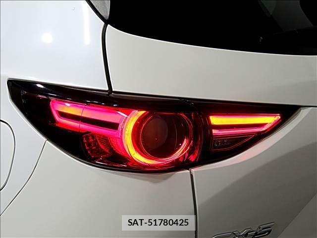 Mazda CX-5 2018-03 8281234-9