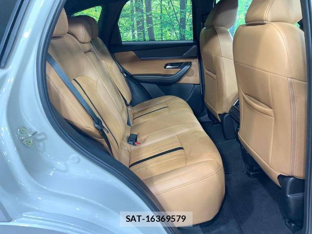 Mazda CX-60 2023-04 8282669-8