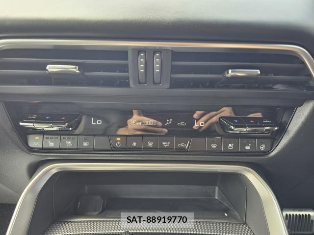 Mazda CX-60 2023-08 8283688-11