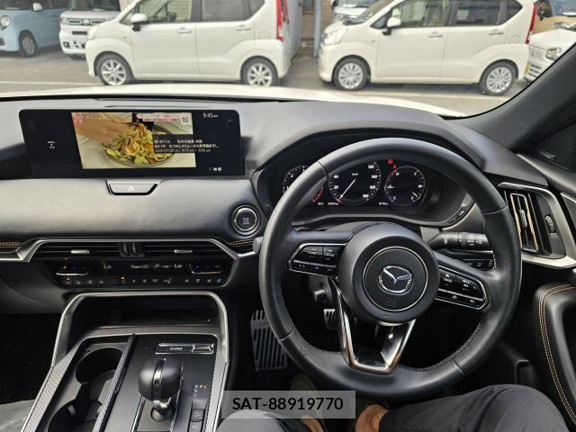 Mazda CX-60 2023-08 8283688-4