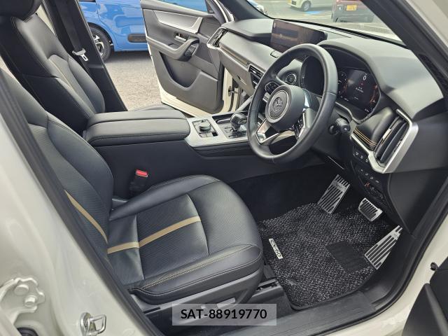 Mazda CX-60 2023-08 8283688-6