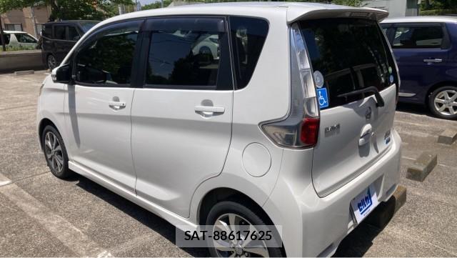 Nissan DAYZ 2013-06 8280696-13