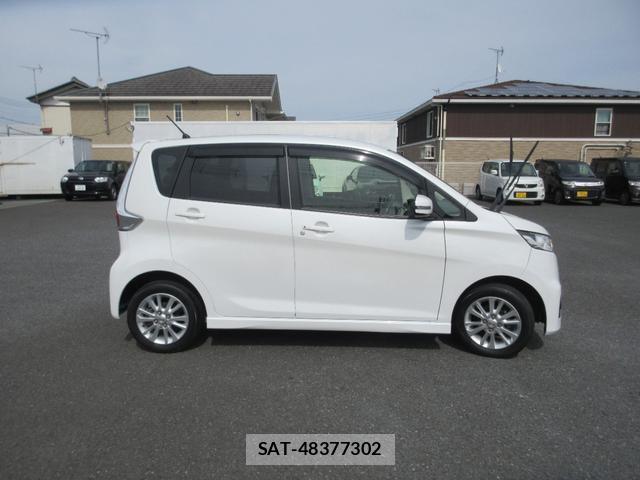 Nissan DAYZ 2015 8282545-6