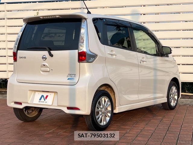 Nissan DAYZ 2013-08 8285043-15