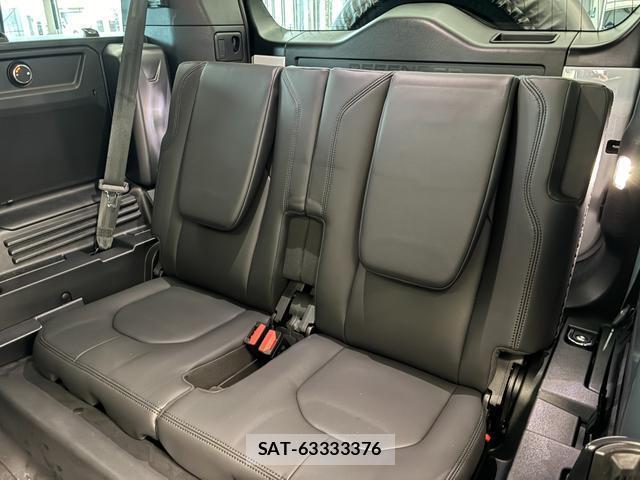 Land Rover DEFENDER 2024-12 8276736-9