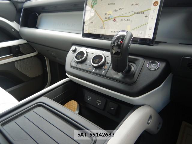 Land Rover DEFENDER 2023-03 8280071-18