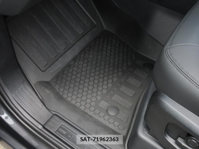 Land Rover DEFENDER 2025-09 8280251-13