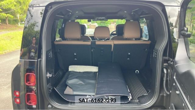 Land Rover DEFENDER 2025-11 8281077-17