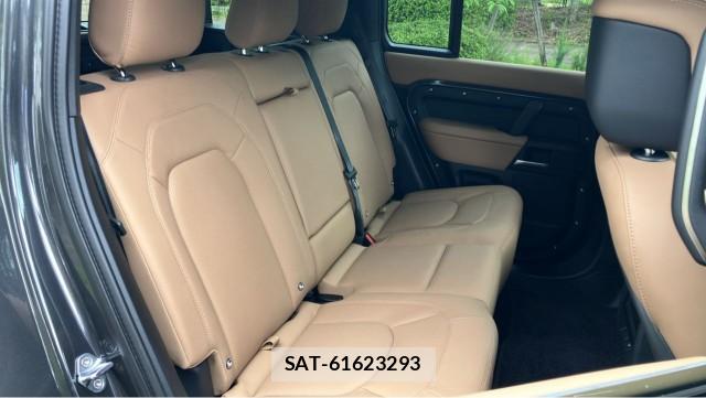 Land Rover DEFENDER 2025-11 8281077-6