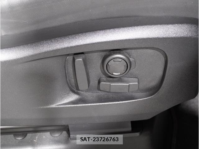Land Rover DEFENDER 2023-08 8284481-16