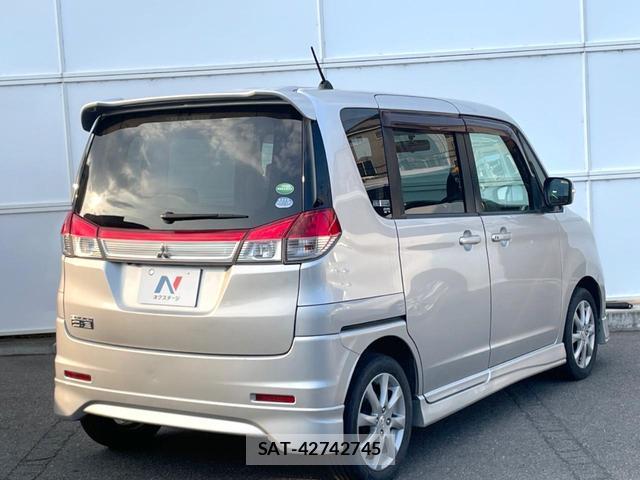 Mitsubishi DELICA 2013-10 8282703-16