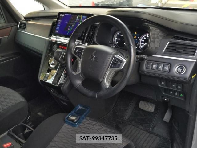 Mitsubishi DELICA 2023-09 8277009-2